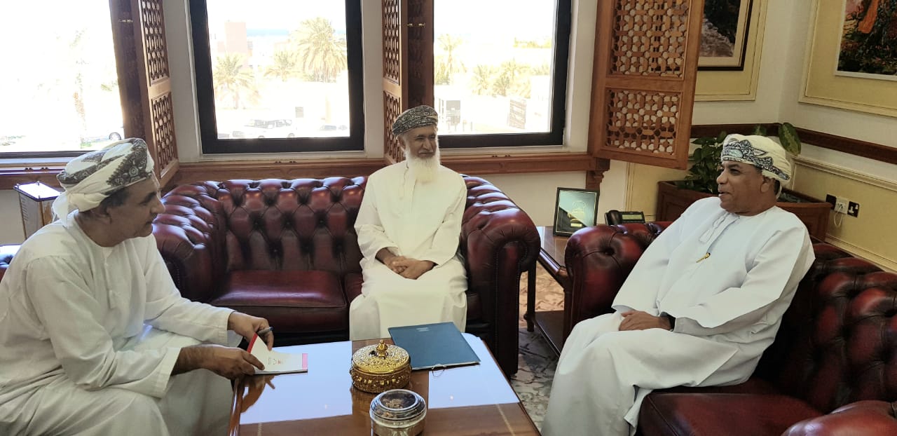 استقبل سعادة علي بن خلفان الجابري وكيل وزارة الإعلام مجلس إدارة النادي الثقافي